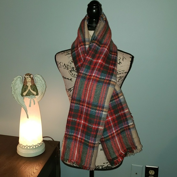 New Modcloth Loch and Key Tartan Blanket Scarf - Picture 7 of 8